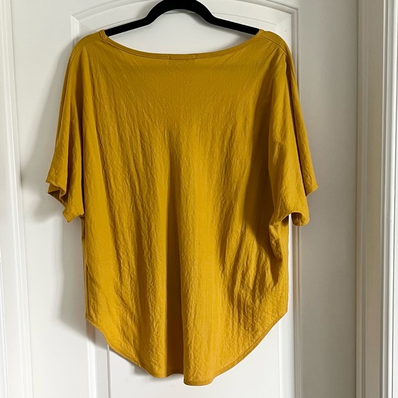 Top - Picture 3 of 4